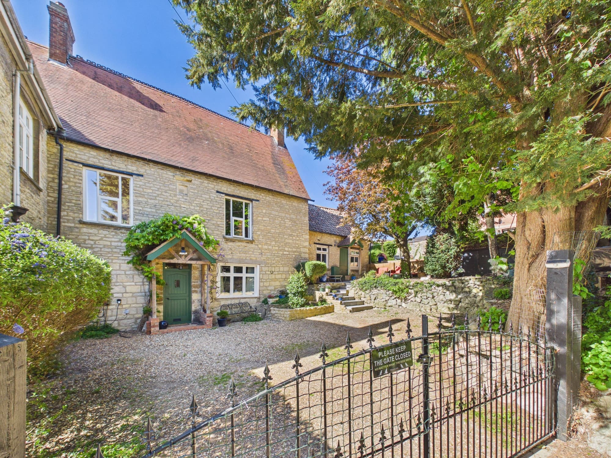 Greystones Little Street, Rushden, Rushden, NN10 0LS